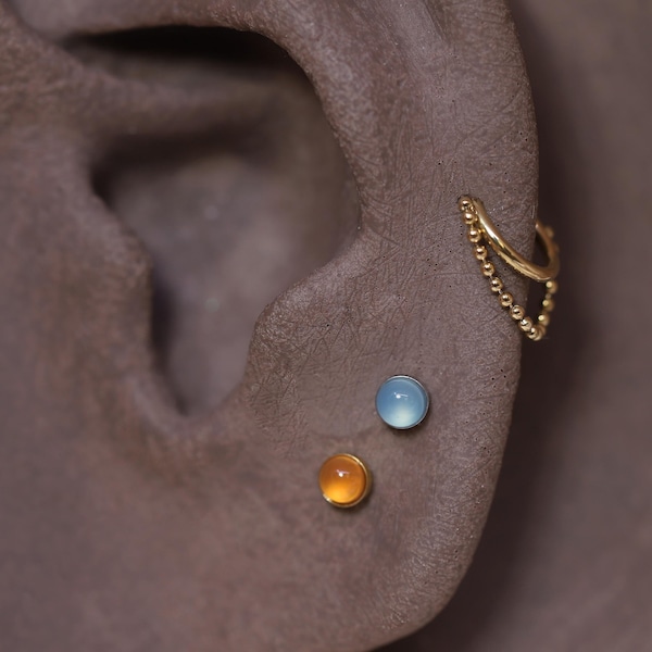 NEW ‣ Tiny Chalcedony/Carnelian Gemstone Threadless Push Pin Labret • Natural Gemstones Cartilage earring  • FlatBack Earrings • CKG059