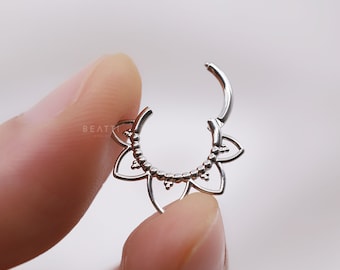 NEW ‣ 16g/8mm Flower Petal Clicker Hoop • Flower Daith Hoop • Simple Daith Hoop • Flower Septum Ring • Daith Clicker