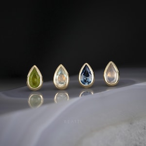 NEU ‣ Jade II • Natürlicher Edelstein Fadenloser Druckstift Ohrstecker • Edelstein Piercing • Flacher Ohrring • 14k Vermeil • Titan Stift