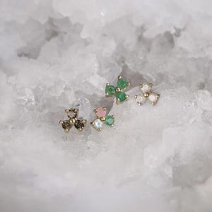 Ivy II • Flat Back Stud – Tiny Trinity Gemstone – 14K Gold Vermeil – Cartilage Helix Tragus Piercing – Titanium Threadless