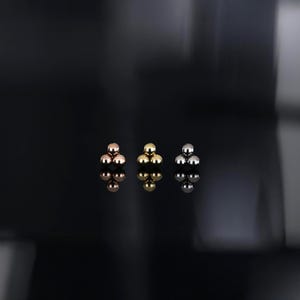 NEW ‣ Tiny Tribead Verified Titanium Threadless Push Pin Labret Stud • Tribead earring • Hypoallergenic Piercing • Titanium Flat Back