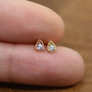 NOUVEAUTÉ ‣ Petite boucle d'oreille de cartilage en forme de larme en or massif 14 carats, labret 14 carats à filetage interne, boucle d'oreille tragus, clou de cartilage 14 carats