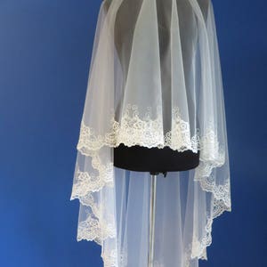 Drop wedding veil, Lace applique veil, Scallop lace veil, Mantilla style veil, Veil with embroidered border, Cathedral veil, Fingertip veil