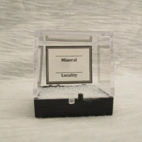 Empty Perky Box For Thumbnail-Sized Mineral Specimens 9735x