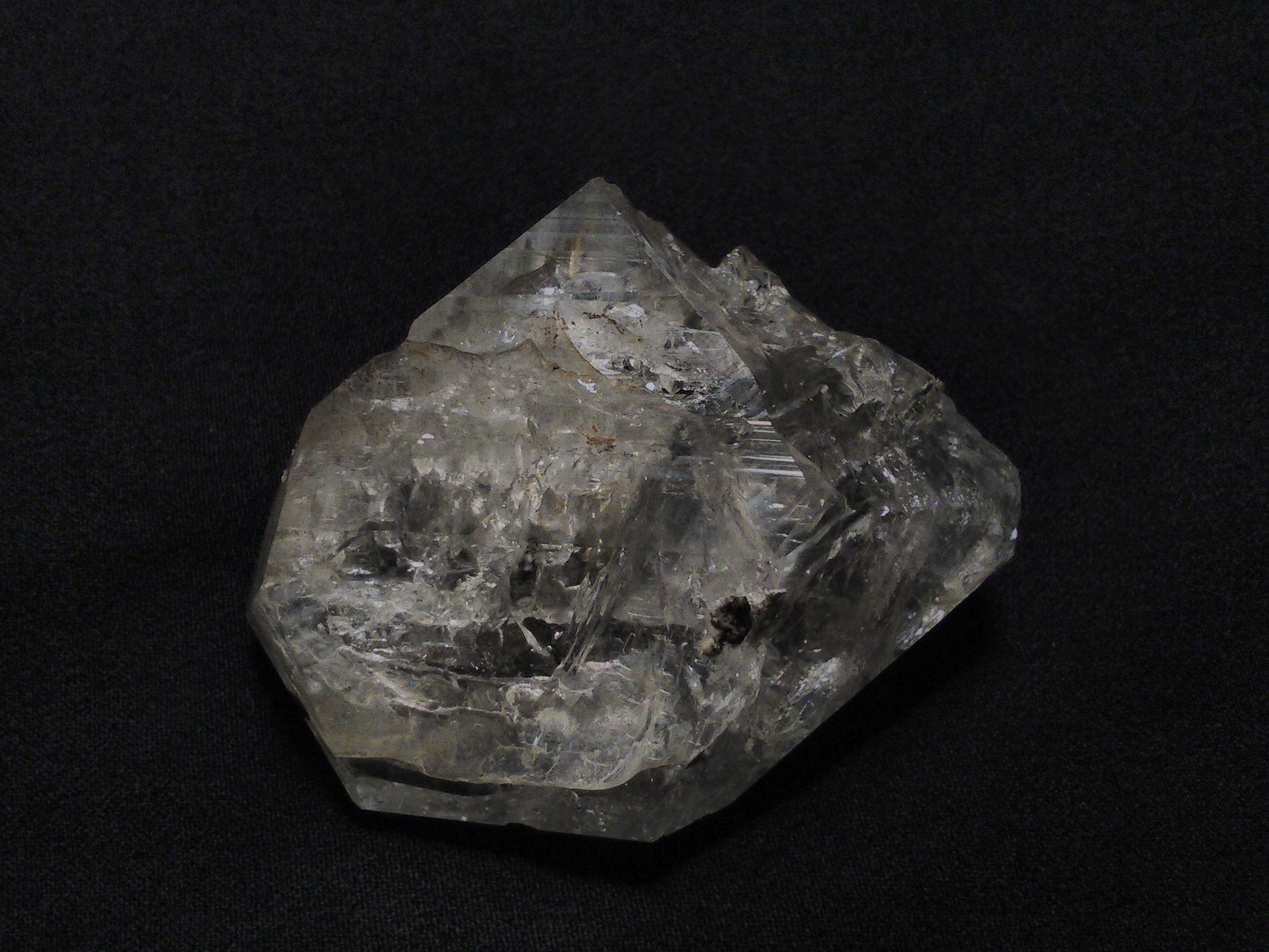 ミニチュアサイズのハーキマーダイヤモンドスタイルの水晶 1340x