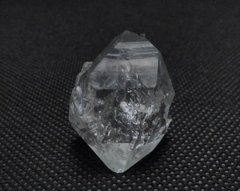 ハーキマーダイヤモンド型水晶 - 両端にセピオライトが入った
