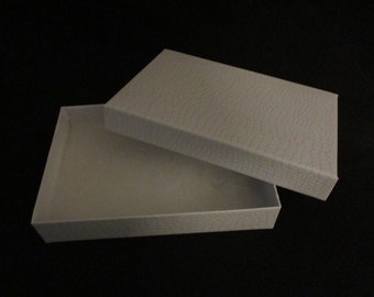 White Cotton Filled Gift Box / Jewelry Box / Mineral Box