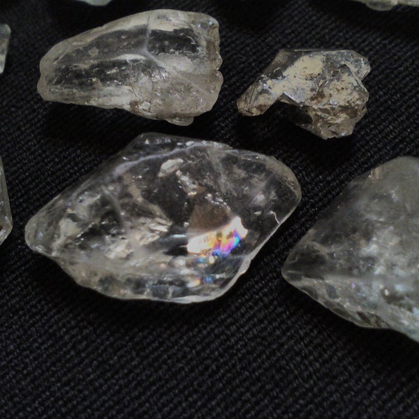 23 - Miniature-Sized Quartz Crystals 2770x