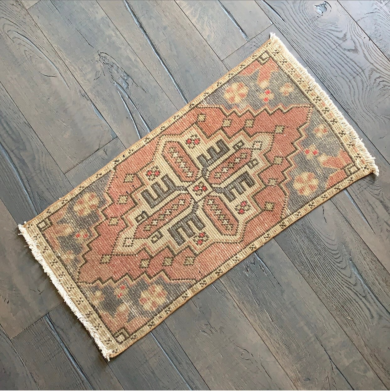 Small accent rug bedroom rug bathroom rug doormat rug Turkish handknotted Vintage Oushak Rug. x 3\u20193\u201d 1\u20199\u201d Feet