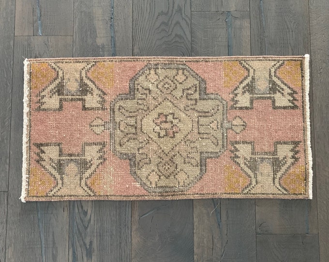 Mini Vintage Turkish Rug - 2’11” x 1’5”