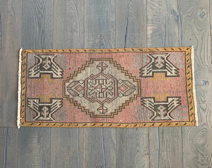 Small Vintage Turkish Wool Rug: Pink & Gray Doormat (3’5” x 1’6”)