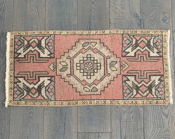 Mini Vintage Turkish Rug - 3 x 1, Small Rug, Mini Rug, Kitchen Rug, Bathroom Rug, Doormat, Faded Rug (3’1” x 1’5”)