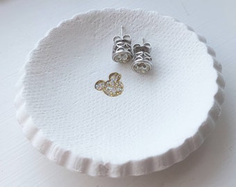 Mickey Mouse, Mickey inspired, Mickey Mouse dish, Ring dish, Trinket dish, Ring holder, Gift for mom, Disney fan, Mickey inspired, Wedding