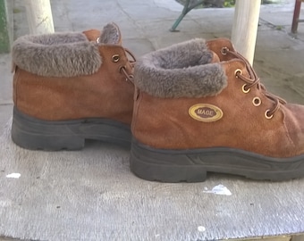 Vintage suède winterschoenen / Maat UK 2.5-EU 35-US 3.5 / Suède enkel / Fleece gevoerd / Buster bruine stijl / Kinderen suède laarzen / 1990s jongen, meisje / Wandelen