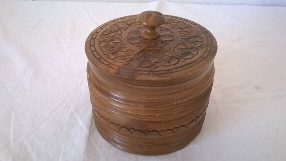 Box Wood Carved Round Vintage, Vintage Round Wooden Box With Lid