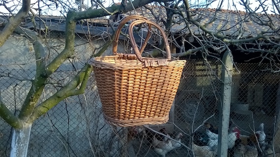 Large Market basket/Vintage Wicker Picnic Basket/S