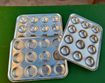 Vintage 3 muffin bakings trays tin/36 pieces muffins