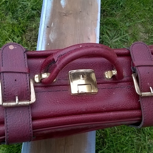 Vintage Dark shops red Leather Weekend Travel Bag/ Week-end travel bag vintage/60s Vintage Travel Bag/ Suitcase/ Vacation/Used condition
