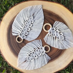 Penas de macramê // Decoração de parede Boho // Enfeites de penas de macramê // Adornos de bolsas de penas