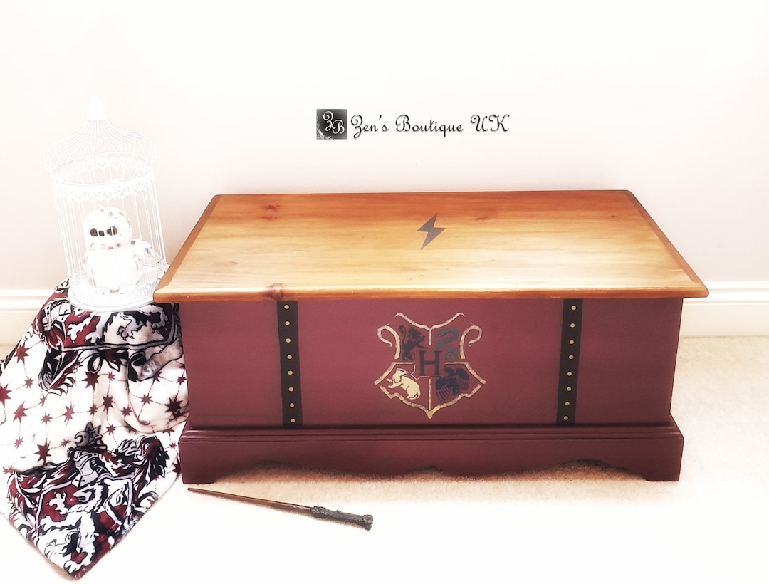 NOW SOLD Harry Potter Toy Box, Harry Potter Trunk, Blanket Box, Toy Chest -   Sweden