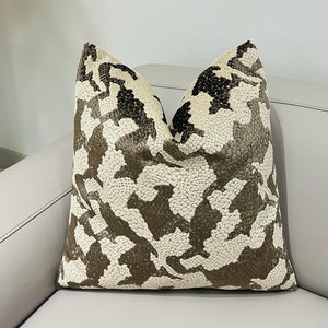 Luxury Beige Velvet Pillow Cover, Beige Pillow Cover,  Beige Velvet Pillow, Throw Pillow Cover, Decorative Pillow Case, Pillow Cover 18X18