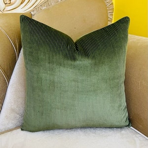 Luxury Leaf Green Velvet Pillow Cover, Green Pillows, Green Velvet Pillow, Throw Pillows, Velvet Cushion Case, Green Velvet Pillow Covers
