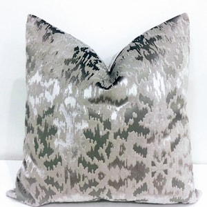 Silver Gray Velvet Pillow Cover, Gray Pillows, Velvet Pillow, Decorative Pillow, Throw Pillows, Cushion Case, 18X18 20X20 Gray Pillow Covers