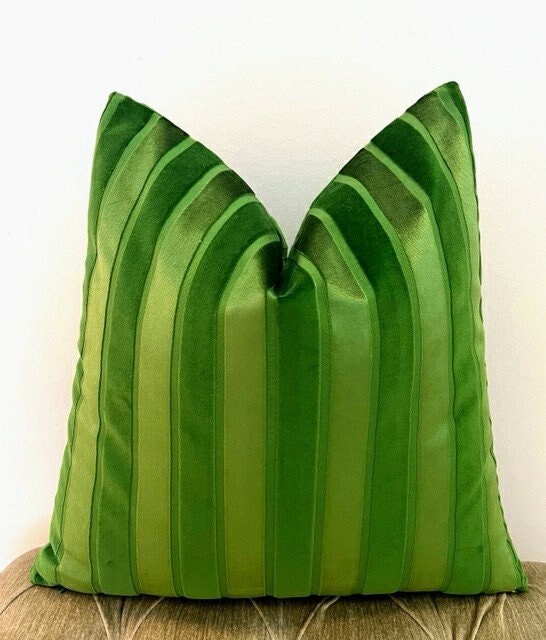 Luxury Green Velvet Pillow Green Pillows Velvet Pillow Cover Throw Pillow Gift for Her Couch Sofa Bed Cushion Case Green Velvet Pillow Etsy Ireland