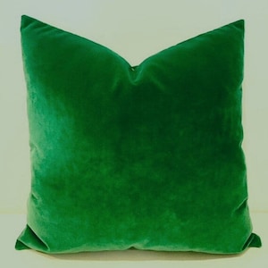 Kelly Green Velvet Pillow Cover, Comfy Throw Cushion, Soft Decorative Sham, Couch Pillow Case, Square Or Lumbar, 18X18 Size Accent Pillow
