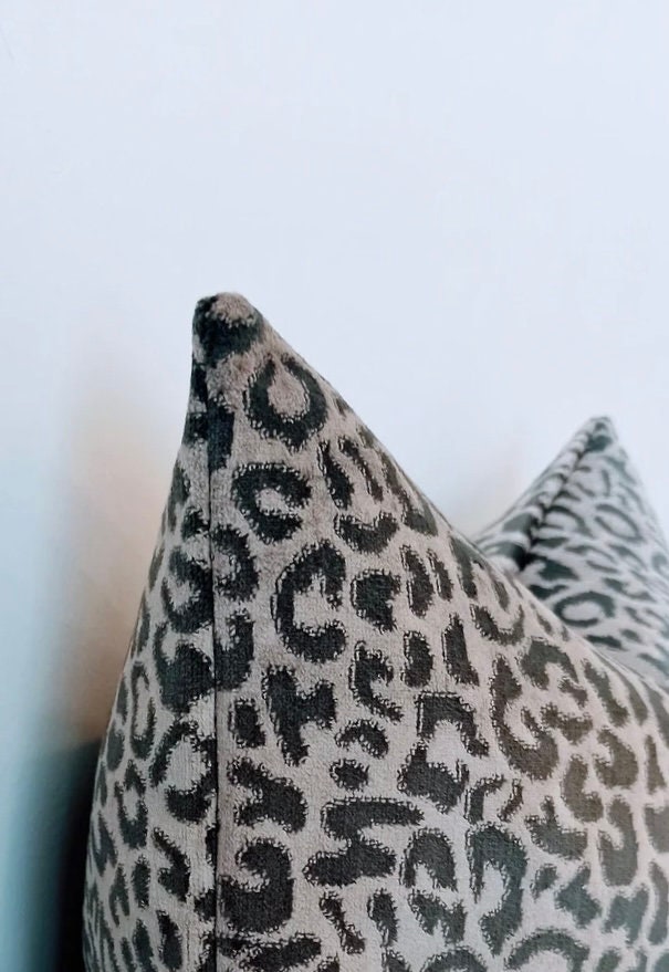Grey leopard pillows hotsell