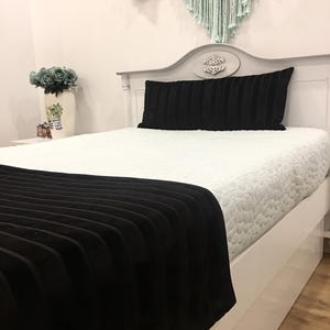 Camino de cama de terciopelo negro de doble cara, bufanda de cama, cubrecama, caminos de cama tamaño queen, caminos de cama de terciopelo con almohadas largas para dormitorios