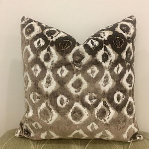 Luxury Brown Velvet Pillow Cover, Brown Pillows, Lumbar Pillow, Decorative Throw Pillow, Designer Velvet Cushion, Brown Velvet Pillow Covers