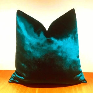 Peacock Blue Velvet Pillow Cover, Blue Pillows, Velvet Pillow, Throw Pillow, Decorative Pillows, Cushion Case, 18X18 20X20 Velvet Pillows