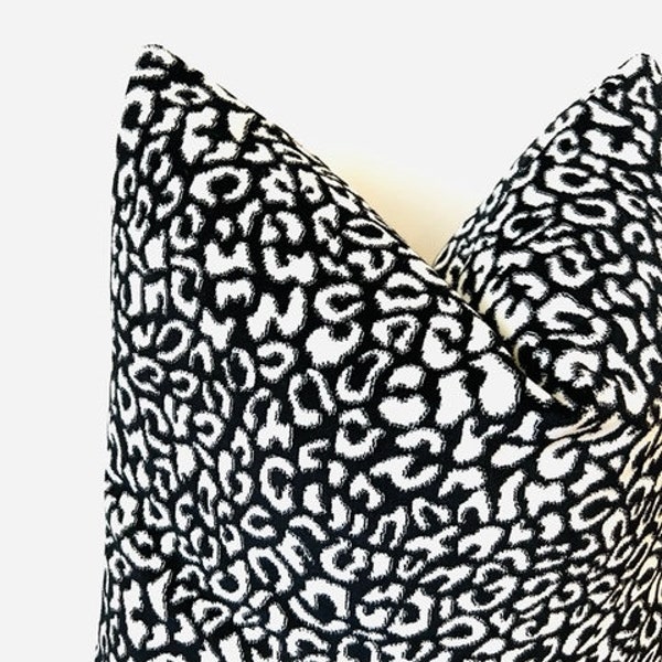 Luxury Black And White Throw Pillow Covers, Throw Pillows For Couch, Sofa, Animal Print Velvet Cushion Case  18X18 20X20 Throw Pillow Covers