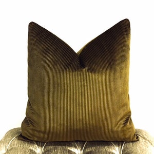 Luxury Oil Green Velvet Throw Pillow, Velvet Pillow Cover, Green Pillows, Decorative Velvet Pillow, Velvet Cushion Case, Velvet Pillows