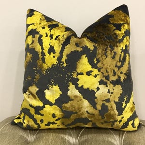 Luxury Gold Velvet Pillow Cover, Gold Pillows, Velvet Decorative Pillows, Throw Pillows, Velvet Cushion, 18X18  20X20 Gold Velvet Pillows