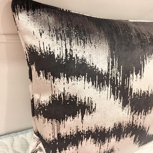 Luxury Gray Long Pillow Cover, Gray Pillows, Velvet Pillows, Throw Pillows, Decorative Ikat Pillow, Designer Pillow, Cushion, Velvet Pillows