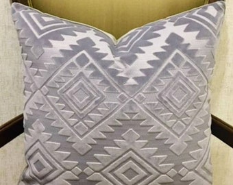 Grijze fluwelen kussensloop: luxe decoratieve kussenhoes