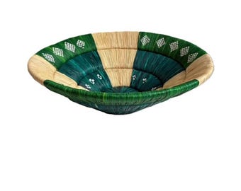 Cesta decorativa africana tejida a mano con rafia y hojas de plátano / Uganda