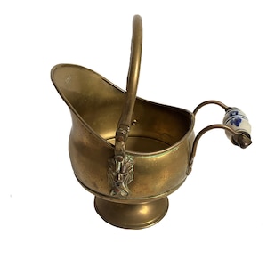 Messing Kohle Scuttle mit blau weiß Delft Griff | Vintage Messing Eimer | Pflanzer