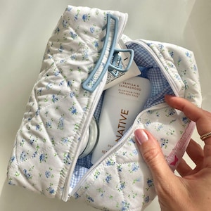 Day Blues Makeup Bag, blue floral quilted makeup bag, cosmetic bag, travel pouch, aesthetic makeup bags, toiletry bag, dainty floral
