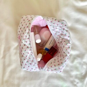 Pink Floral Makeup Bag, quilted makeup bag, cosmetic bag, travel pouch, aesthetic makeup bags, toiletry bag,  zipper bag, dainty florals bag