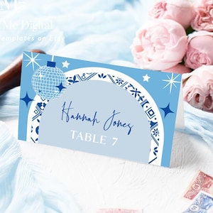 Cartões de lugar para chá de panela Santorini Dancing Queen, rótulo de bufê grego Mamma Mia para impressão, cartões de lugar em forma de tenda de azulejo azul Mia editáveis