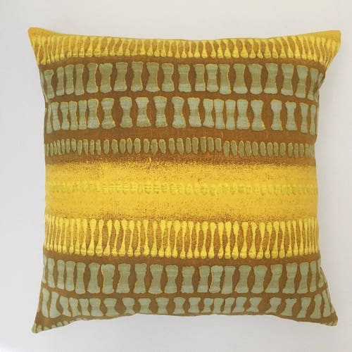 heals throws and cushions