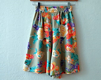80s Botanical Print High Waisted Shorts