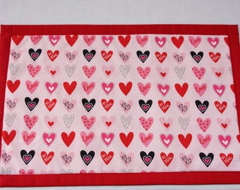 Valentine Placemats, Heart Placemats, Valentine Table Decor, Valentine Table Linens, Heart Table Decor, Valentine Home Decor, Heart Decor