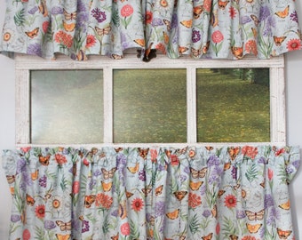 Rideaux café fleuris, rideaux café printaniers, rideaux papillons, rideaux de fleurs, rideaux café avec fleurs et papillons, printemps