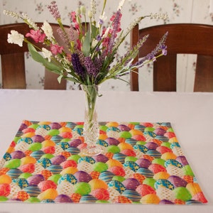 Easter Table Topper, Easter Table Runner, Kitchen Table Runner, Holiday Table Runner, Holiday Table Topper, Easter Home Decor, Easter Linens