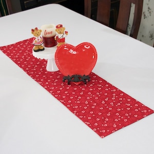 Valentine Table Runner, Valentine Table Linens, Heart Table Runner, Valentine Decor, Heart Decor, Heart Table Linens, Valentine Table Decor