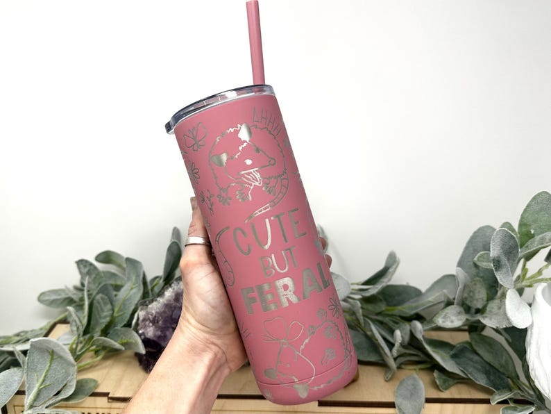 Süße aber wilde Opossum Reisebecher, Opossum Geschenk Lustige Kaffeetasse (20 Unzen dünn) Bild 4